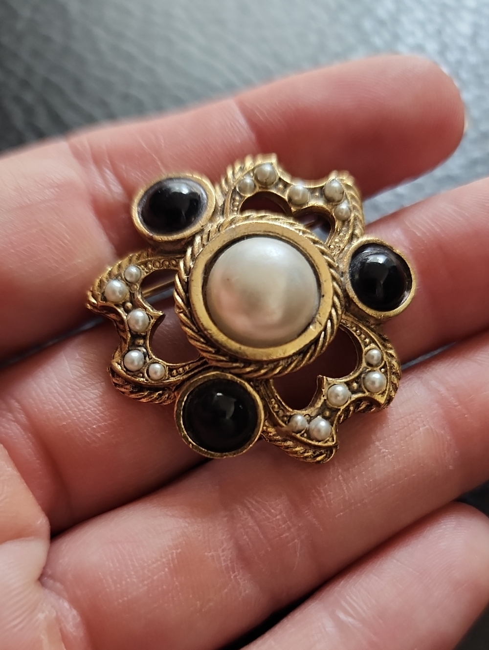 VTG Gold-Tone Brooch with Faux Pearl and Black Cabochons